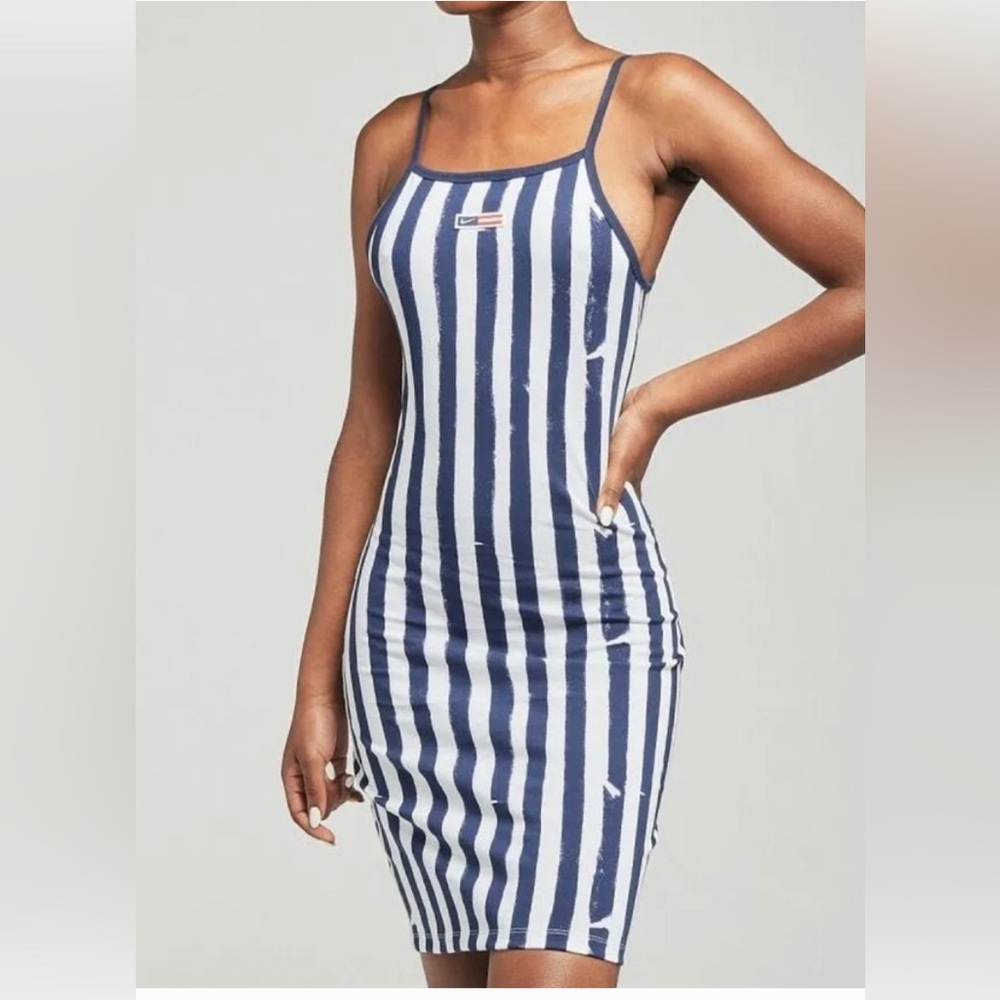 Nike Women’s Femme Americana Cami Dress Size Medium